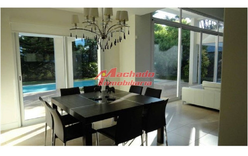 Casa En Punta Del Este, Mansa- Ref: 4429