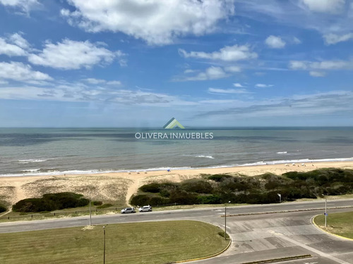 Espectacular Apartamento Frente A Playa Brava En Venta Y Alquiler.