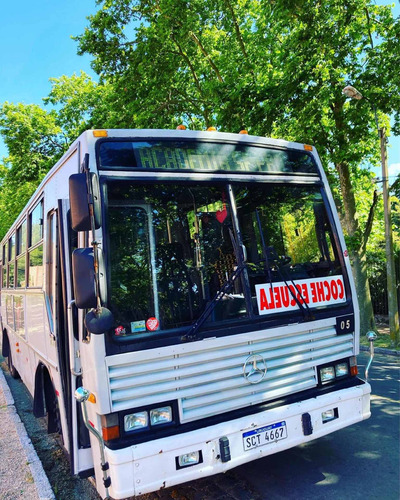 Imagen 1 de 5 de Academia / Coche Escuela/ Omnibus / Auto / Profesional