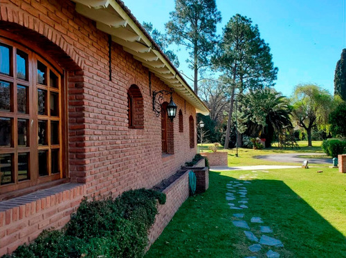 Imagen 4 de 10 de Muy Buena Casa C/pisicina En Club De Campo La Tradición.