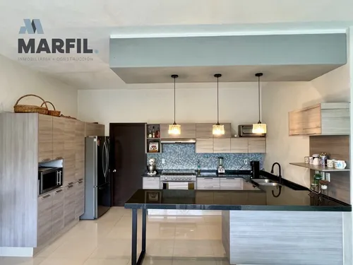 Casa En Venta De 4 Recámaras Residencial Rincon Del Colibri Norte De Colima