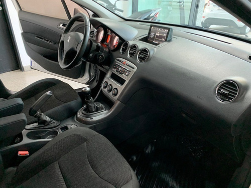 Peugeot 408 Allure Nav 2.0 Mt