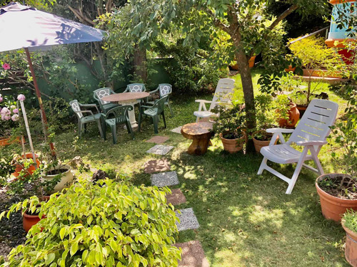 Casa En Alquiler En Piriapolis Con Parque Arbolado, Barbacoa Con Heladera Y Comedor Para 10 Personas