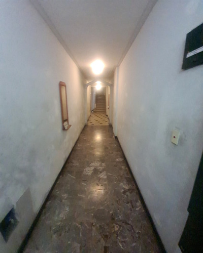 Salguero Al 500 Y Av. Corrientes, Almagro. Primer Piso Por Escalera. Al Frente. 2 Ambientes. Superficie Total Y Cubierta 64 M2. Impecable Estado. Apto Crédito. Apto Profesional