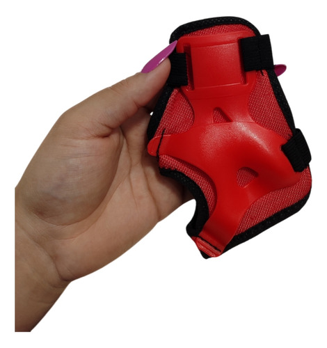 Kit Capacete + Joelheira + Munhequeira E Cotoveleira Cor Vermelho
