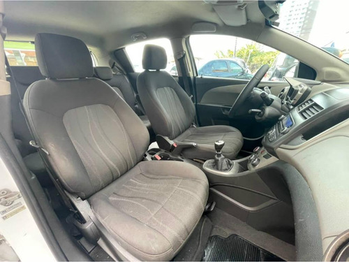 Imagem 8 de 10 de Chevrolet Sonic 1.6 Lt
