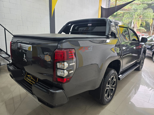 Mitsubishi L200 2.4 Triton Sport Hpe S Cab. Dupla 4x4 Aut. 4p