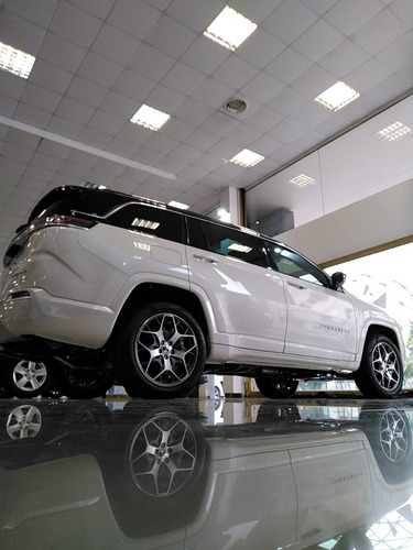 Imagen 9 de 12 de Jeep Commander Overland 4x4 At9 My22