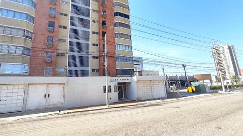 Apartamento En Alquiler Cerca A La Plaza Republica, Av 3g Con Dr. Portillo, Res. La Cabaña