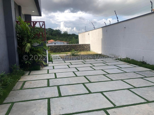 Imagen 23 de 30 de ** Casa En Venta En Colinas De Sta Rosa Barquisimeto Lara, Venezuela. ||selena Pacheco || 0424 5197639 || Codigo Flex 23-10410 $ 250000