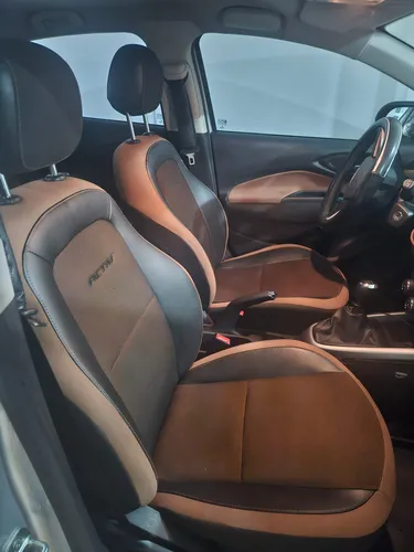 Carro Prácticamente Nuevo Con Todos Los Lujos