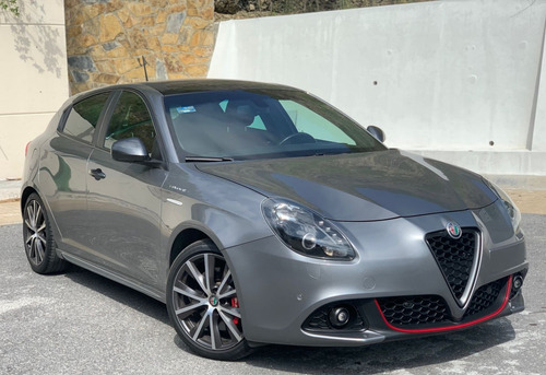 Imagen 6 de 10 de Alfa Romeo Giulietta 2018 1.7 Veloce Tct At