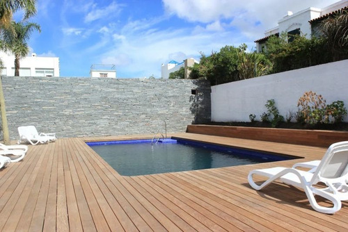 Apartamento En Alquiler Por Temporada De 3 Dormitorios En Montoya