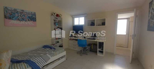 Imagem 13 de 15 de Cobertura Triplex Com 2 Vagas, No Humaitá, Rua Casuarina. - Ldco30028