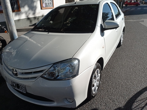 Toyota Etios 1.5 Sedan X 2016