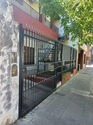Casa Ideal 2 Familias Con Garage Y Fondo Libre - Valentín Alsina, Lanús