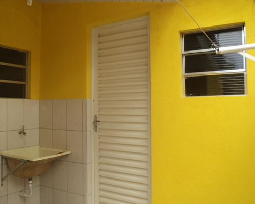 Imagem 25 de 30 de Aluga-se Casa 2 Dormitórios Próxima A Escola, Supermercados Dia, Coop, Av. São Paulo, Em Sorocaba, Reformada, Bairro Cruzeiro Do Sul, Além Ponte. - Ca00979 - 33337667