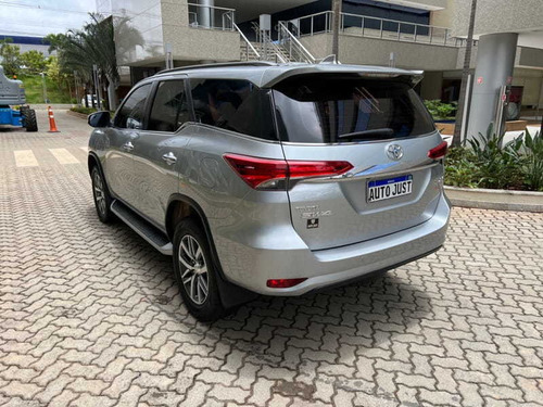 Imagem 8 de 15 de Toyota Hilux Sw4 4.0 Srx 4x4 7 Lugares V6 24v Gasolina 4p 20