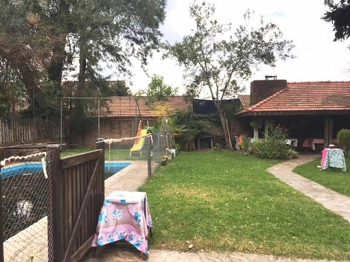 Imagen 8 de 15 de En Venta. Apto Credito Importante Casa C/ Quincho Y Parrilla