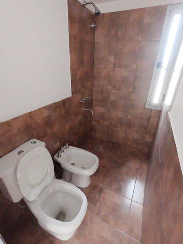 Imagen 10 de 13 de Venta Departamento Edificio Almeria , Calle Duarte Quiroz Y Olegario Correa
