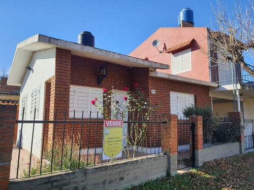Venta Casa + 3 Dptos. En Villa Cura Brochero A Pocas Cuadras Del Rio-k131cb