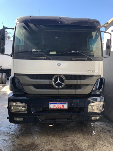 Imagem 1 de 4 de M.benz 1933 4x2 - 2010 - Mugen Caminhoes