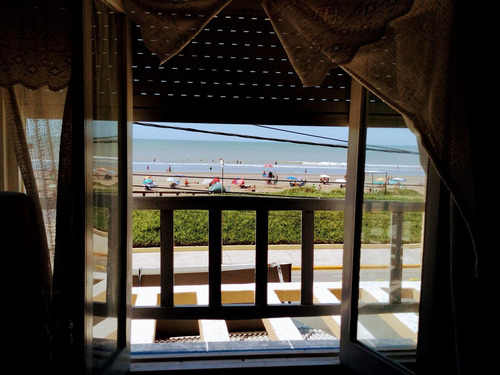 Departamento En Venta De Tres Ambientes Frente Al Mar En Mar De Ajó