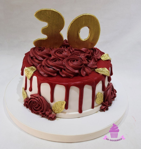 Torta Drip Cake Con Flores Buttercream - Numero Dorado 
