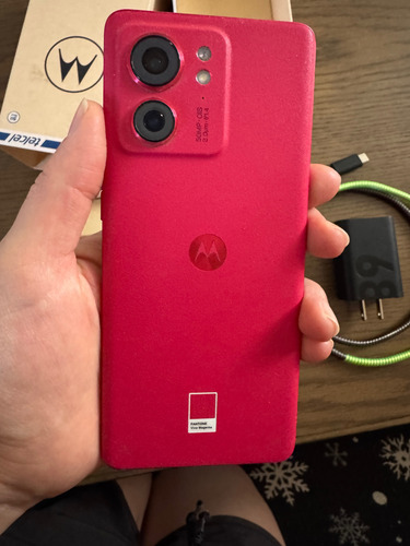 Motorola Edge 40 Dual Sim 256 Gb Viva Magenta 8 Gb Ram (Usado)