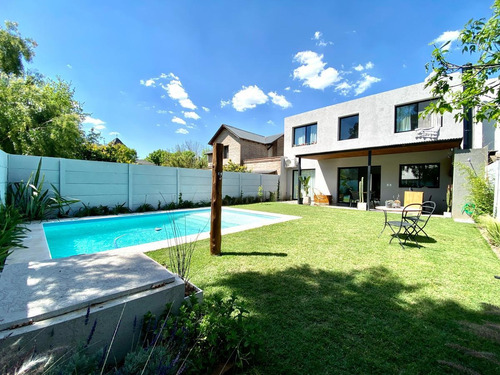 Imagen 2 de 30 de Casa - Aldea Fisherton