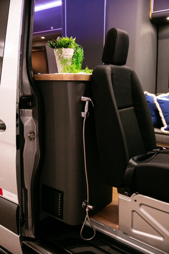 Imagem 5 de 15 de Montagem De Motorhome - Sprinter 415 Extra Longa - Rigon