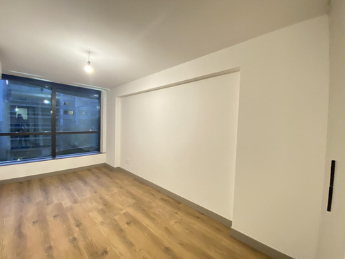 Apartamento, 2 Dormitorios, 2 Baños, Cocina Definida.