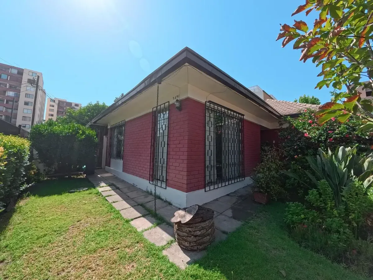 Imagen 1 de 15 de Casa En Ñuñoa 4 Dormitorios/3 Baños En Pasaje Cerrado