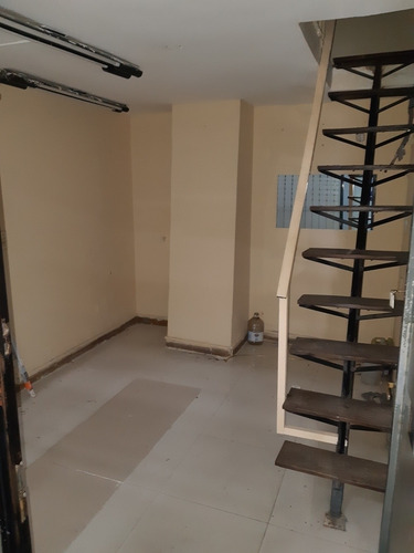 Ramos Mejía: Local 20 M2, Zona Ctro., En Galeria