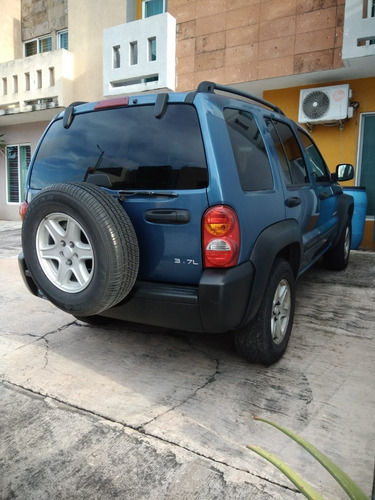 Imagen 4 de 8 de Jeep Liberty 2004.