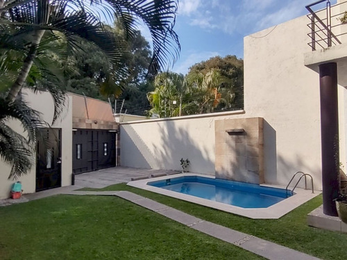 Casa Estilo Contemporáneo En Lomas De Cuernavaca.