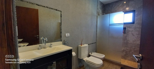 Casa En Venta Barrio San Sebastián, Area 8 Dueño Directo