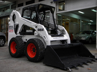 Bobcat 175. Бобкэт s175. Бобкет s150.530. Мини погрузчик Bobcat s175. Bobcat s175 2006.