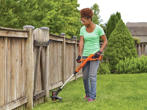 Imagen 3 de 10 de Bordeadora Black + Decker Inalambrica 20v Lst201
