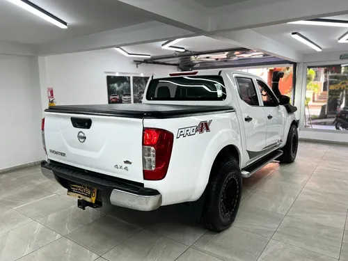 Nissan Frontier Diesel Mt 2.5 4*4 2020
