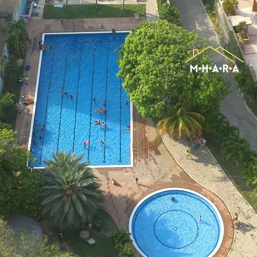 Apartamento En Alquiler En La Guaira Con Piscina Y Vista Al Mar
