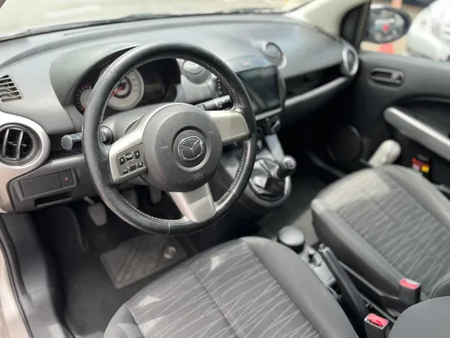 Mazda 2 1.5cc Mt Aa 4x2