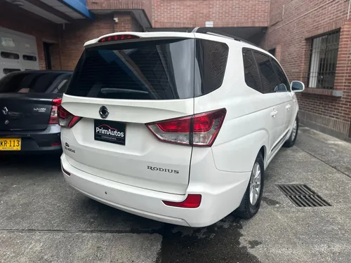 SsangYong Rodius 2.0 2wd