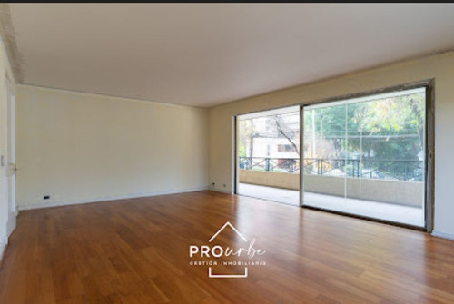 Departamento En Venta De 4 Dorm/190 M2/sector Golf/esc.milit