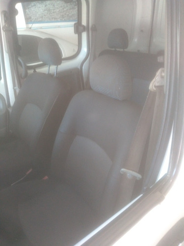 Imagen 14 de 15 de Renault Kangoo 2013 1.5 2 Dci Ath Da Aa Cd 1plc