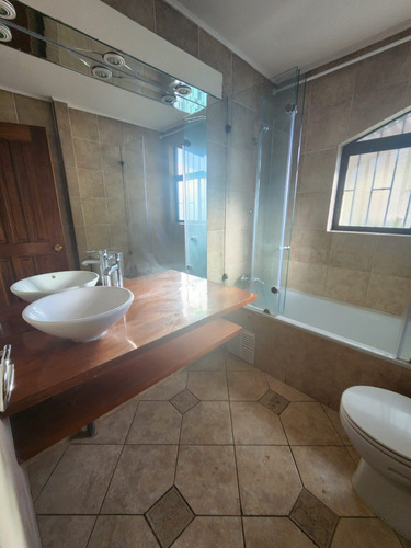 Venta De Amplia Casa En Providencia 6d5b3e