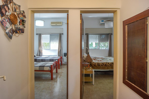 Venta Funes Casa 2 Dormitorios Pileta Acceso Desde Autopista Excelente Orientación