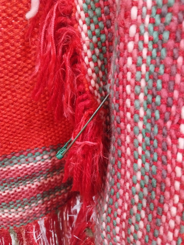 Poncho Capa Tejido Tela Rojo Guarda Flecos Carolina Hansen L (Usado)