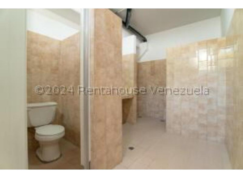#24-17255 Excelente Edificio Industrial En La Trinidad