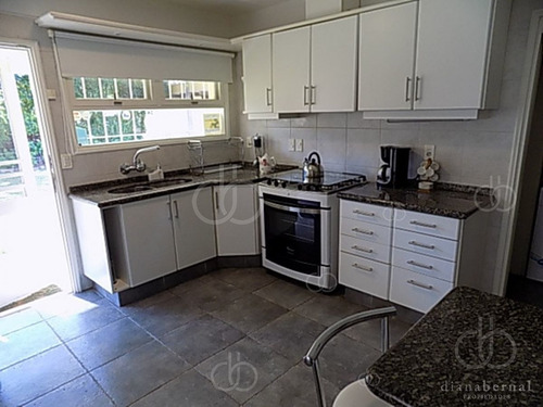 Imagen 24 de 27 de Casa En Punta Del Este Paya Mansa, 6 Dormitorios + Dep Y Piscina.